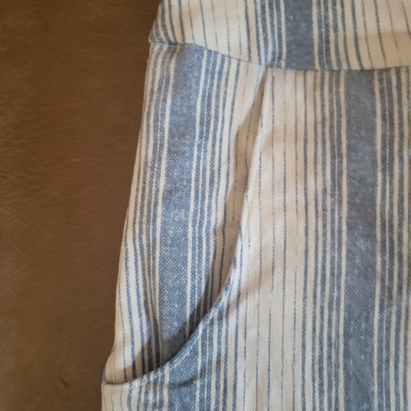 16P Zac & Rachel blue & white pin stripe pull on stretch skort - Picture 3 of 5